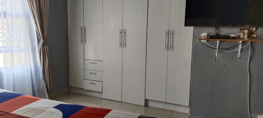 5 Bedroom Property for Sale in Westonaria Gauteng