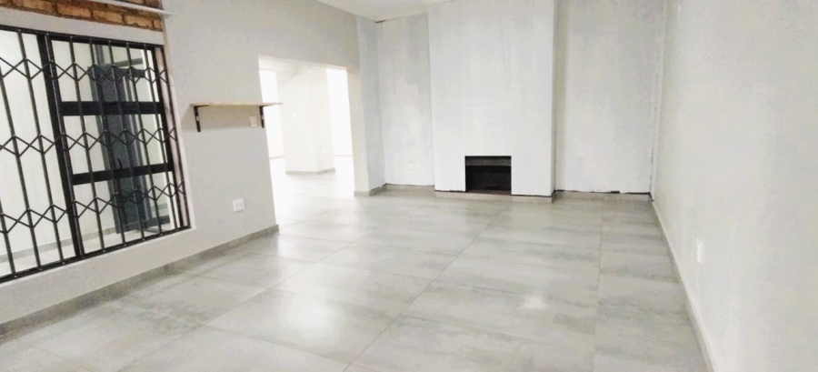 6 Bedroom Property for Sale in Lakefield Gauteng