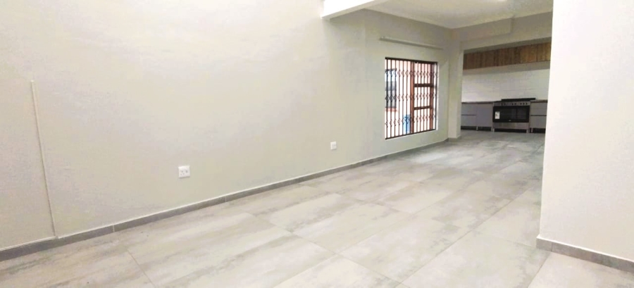 6 Bedroom Property for Sale in Lakefield Gauteng