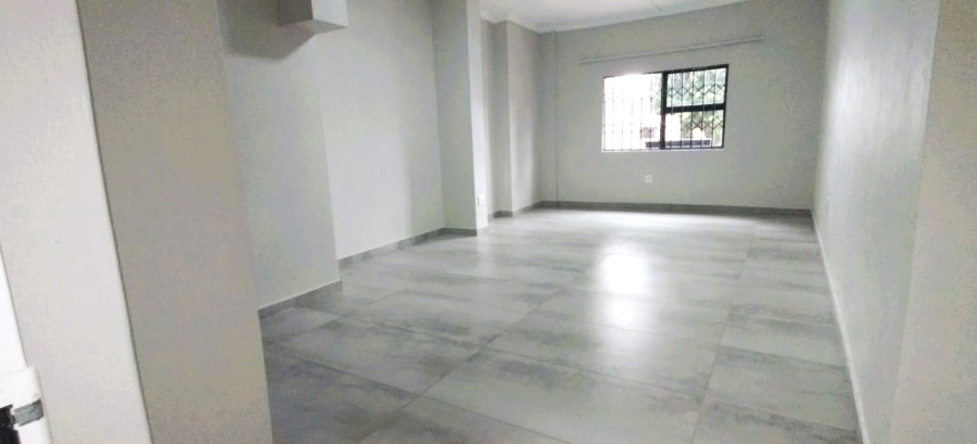 6 Bedroom Property for Sale in Lakefield Gauteng