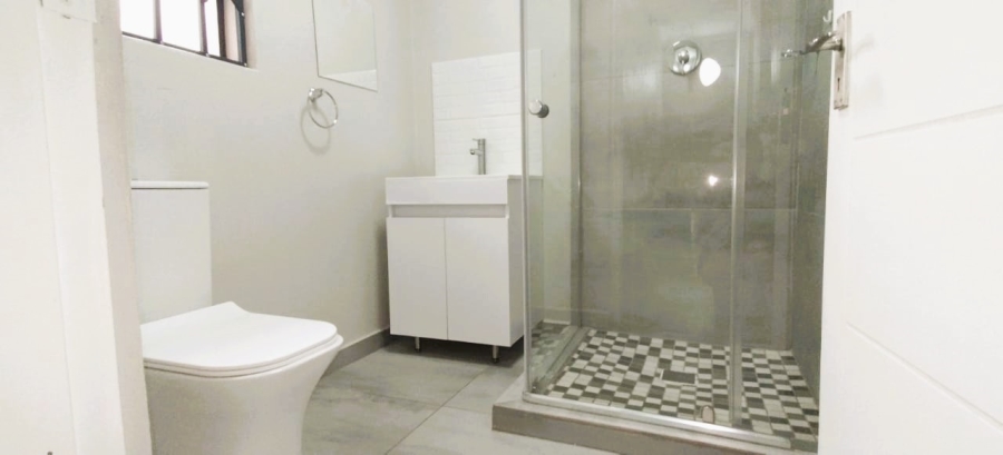 6 Bedroom Property for Sale in Lakefield Gauteng