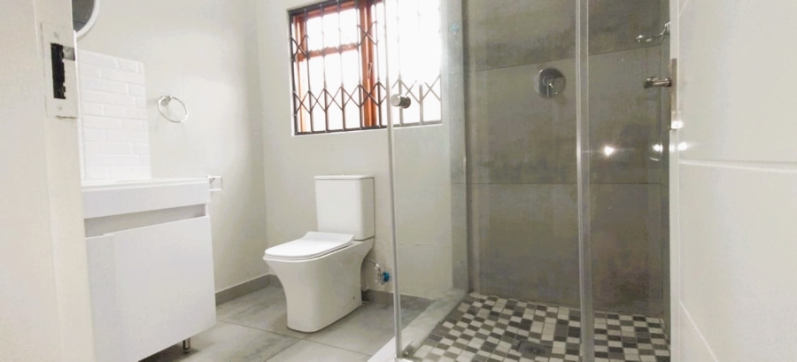 6 Bedroom Property for Sale in Lakefield Gauteng