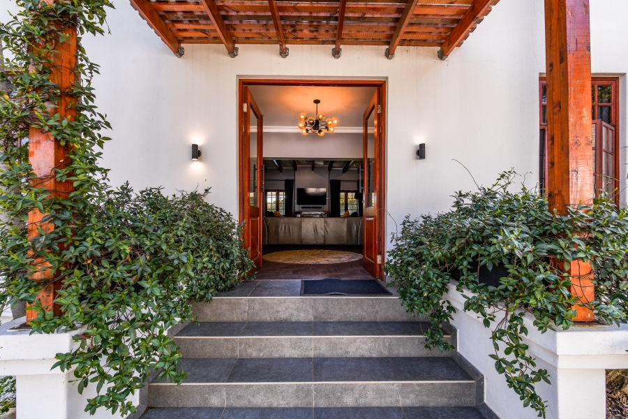 7 Bedroom Property for Sale in Moreleta Park Gauteng