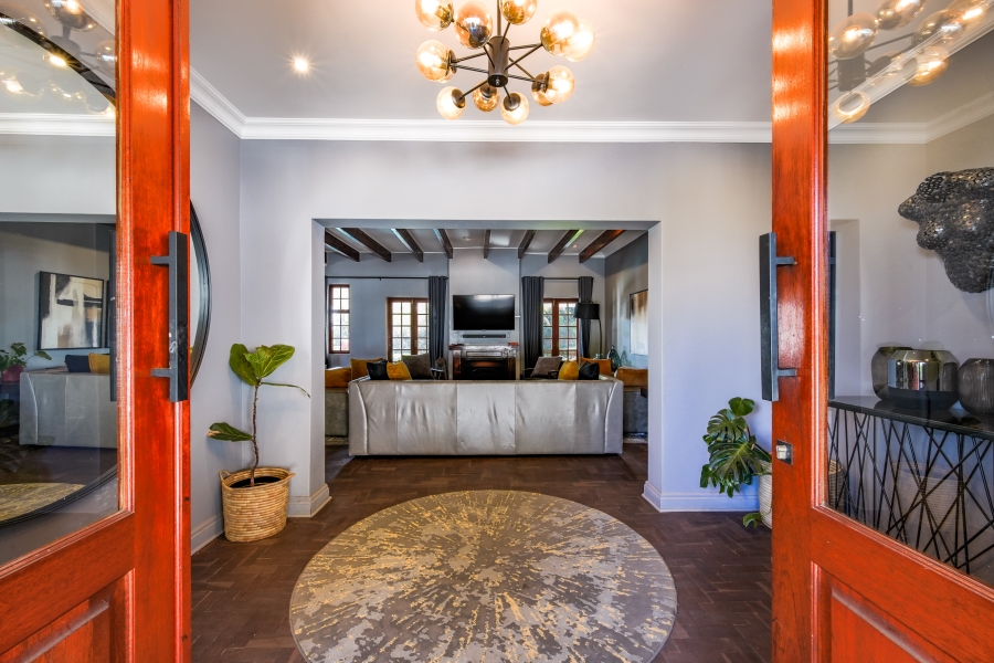 7 Bedroom Property for Sale in Moreleta Park Gauteng
