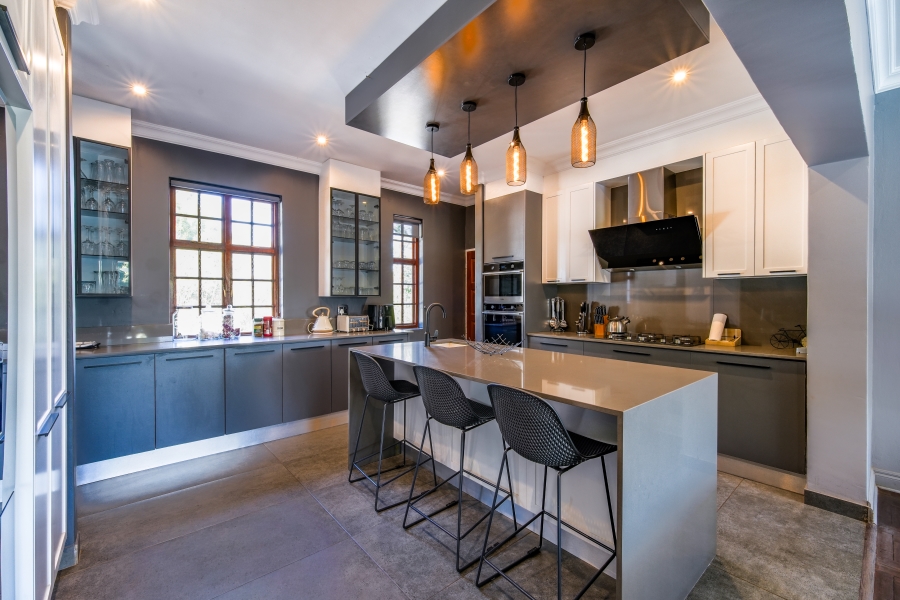 7 Bedroom Property for Sale in Moreleta Park Gauteng