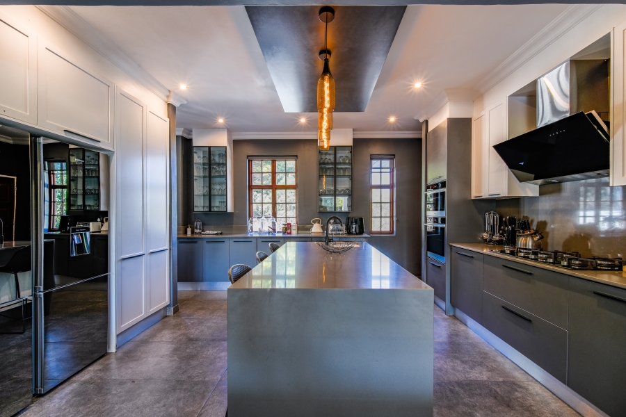 7 Bedroom Property for Sale in Moreleta Park Gauteng