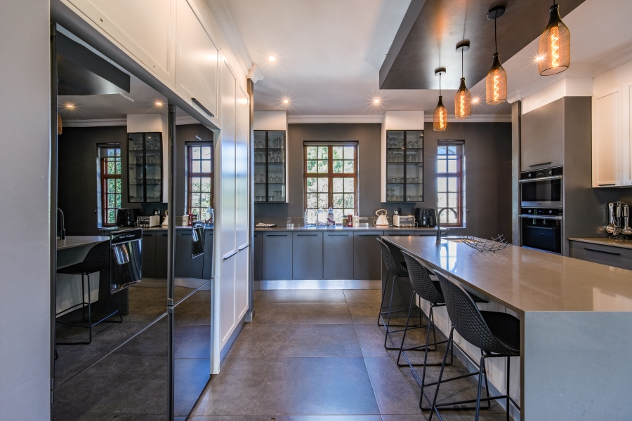 7 Bedroom Property for Sale in Moreleta Park Gauteng