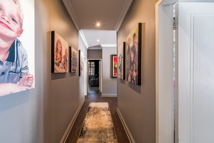7 Bedroom Property for Sale in Moreleta Park Gauteng