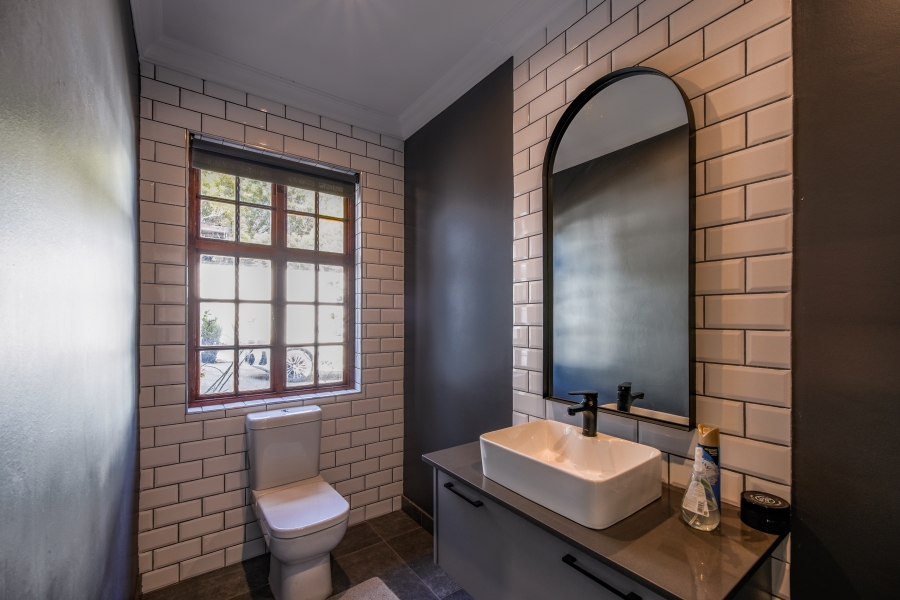 7 Bedroom Property for Sale in Moreleta Park Gauteng