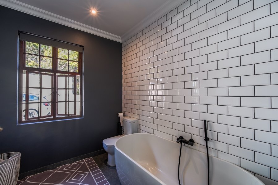 7 Bedroom Property for Sale in Moreleta Park Gauteng