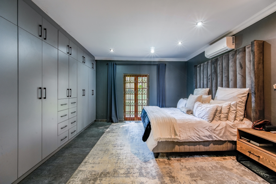7 Bedroom Property for Sale in Moreleta Park Gauteng