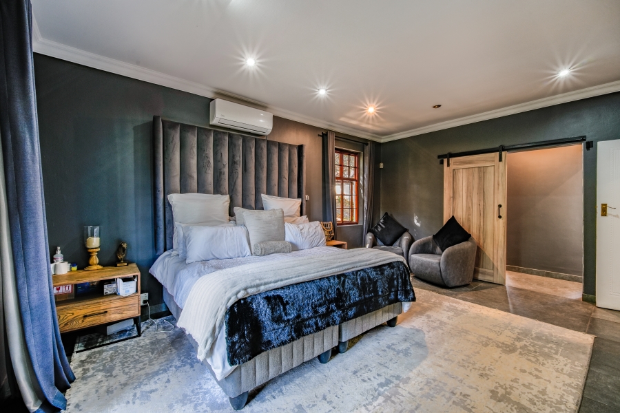 7 Bedroom Property for Sale in Moreleta Park Gauteng