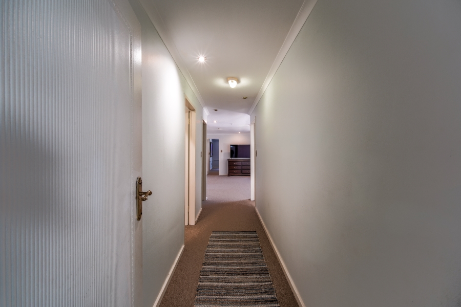 7 Bedroom Property for Sale in Moreleta Park Gauteng