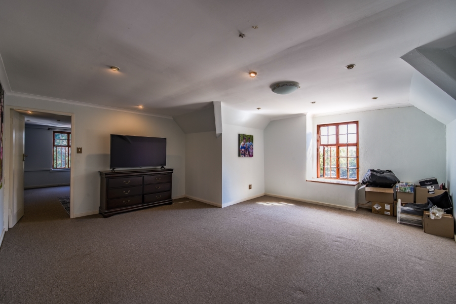 7 Bedroom Property for Sale in Moreleta Park Gauteng