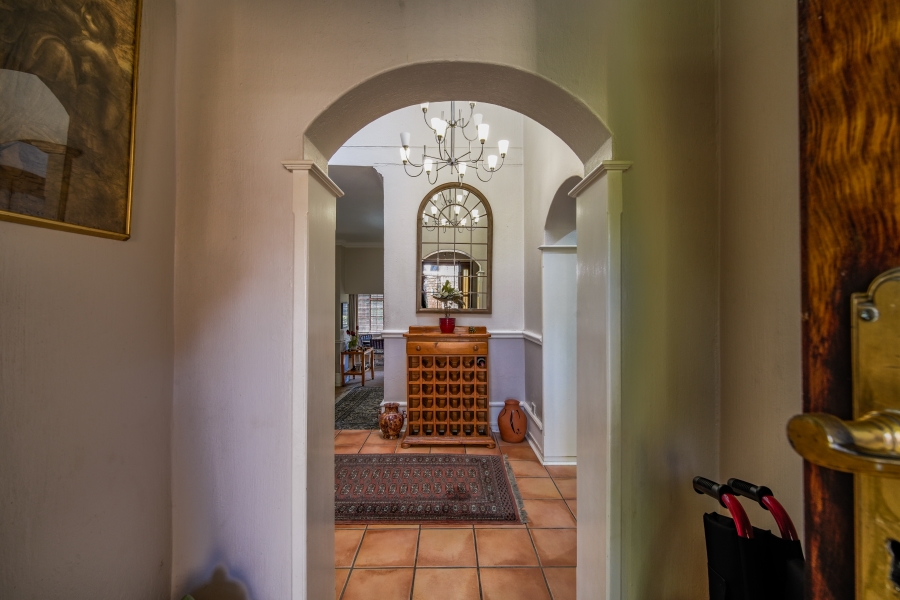 4 Bedroom Property for Sale in Nieuw Muckleneuk Gauteng