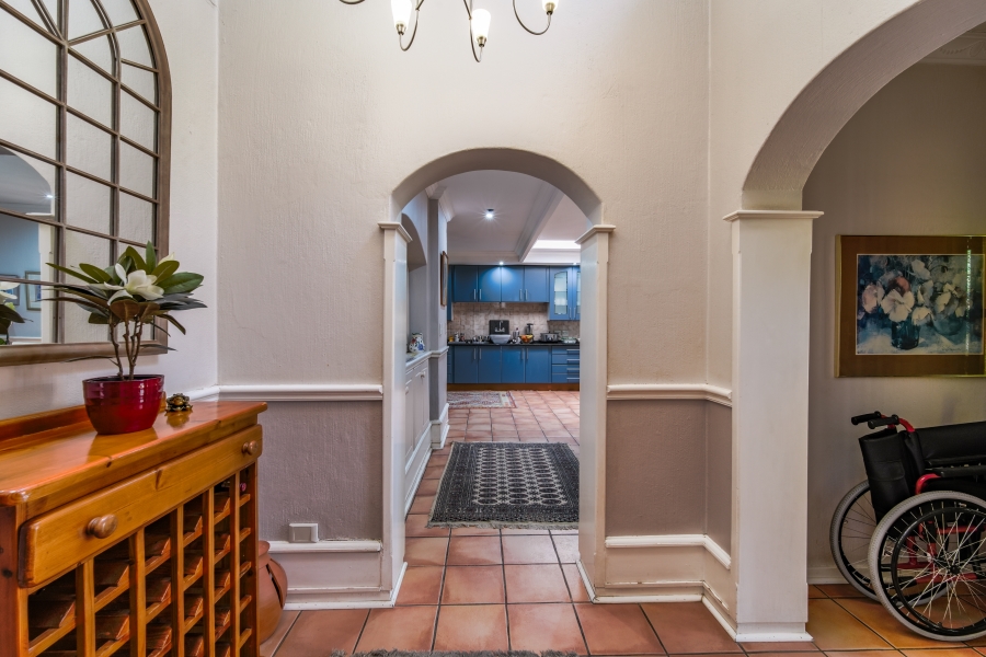 4 Bedroom Property for Sale in Nieuw Muckleneuk Gauteng