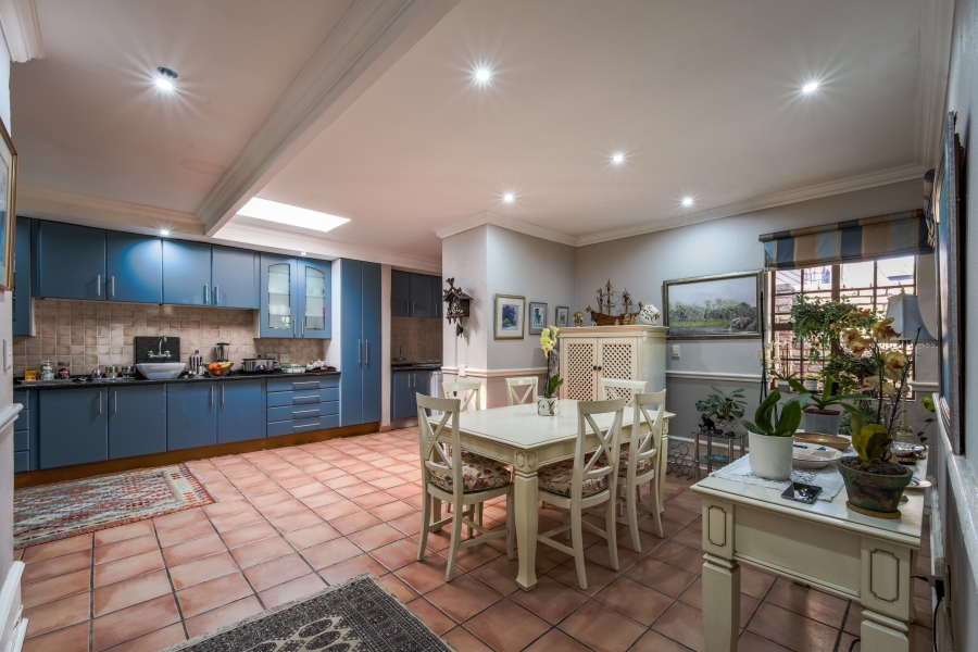 4 Bedroom Property for Sale in Nieuw Muckleneuk Gauteng