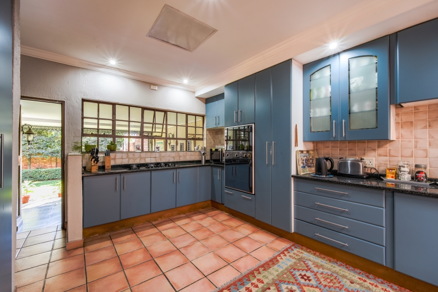 4 Bedroom Property for Sale in Nieuw Muckleneuk Gauteng