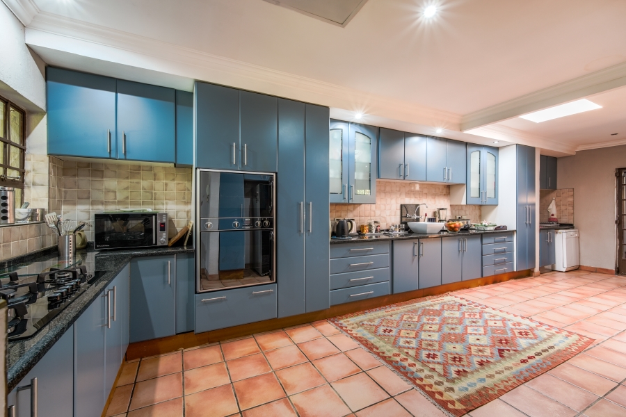 4 Bedroom Property for Sale in Nieuw Muckleneuk Gauteng