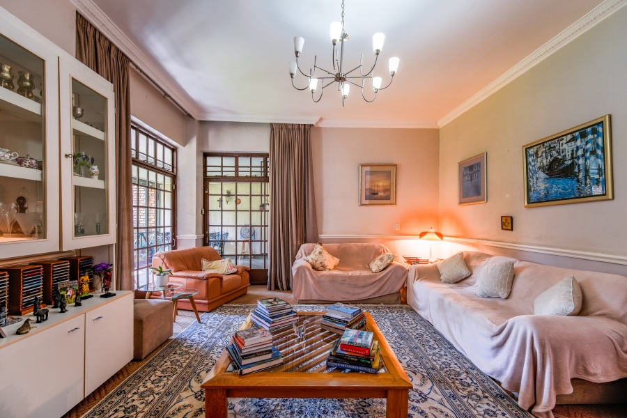 4 Bedroom Property for Sale in Nieuw Muckleneuk Gauteng