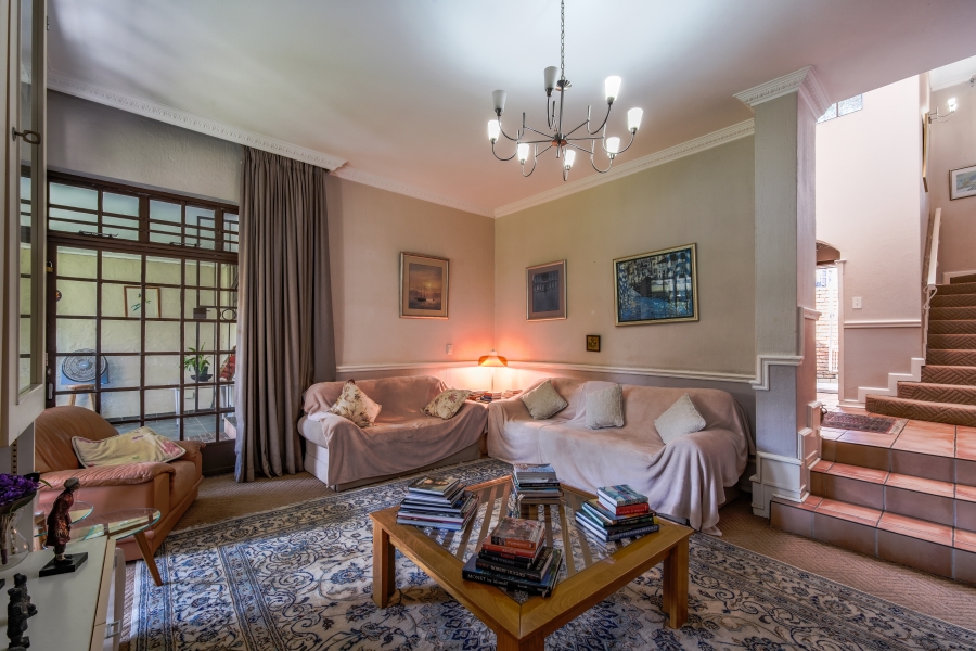 4 Bedroom Property for Sale in Nieuw Muckleneuk Gauteng