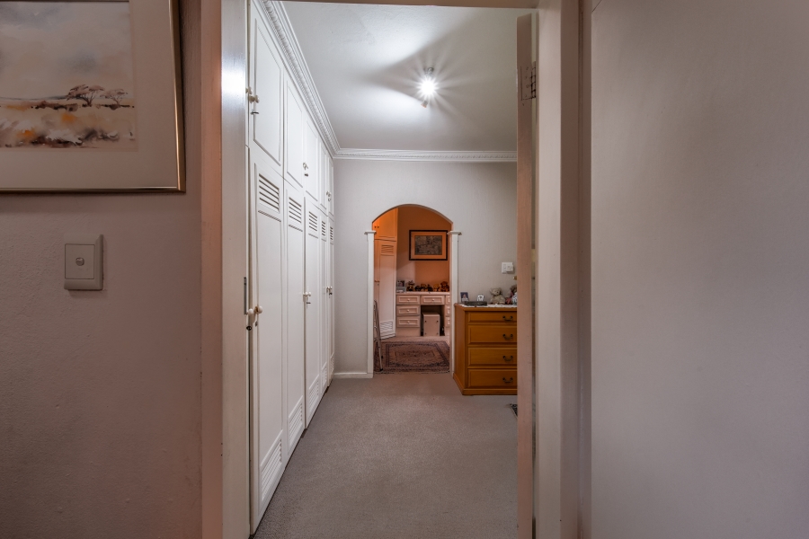 4 Bedroom Property for Sale in Nieuw Muckleneuk Gauteng