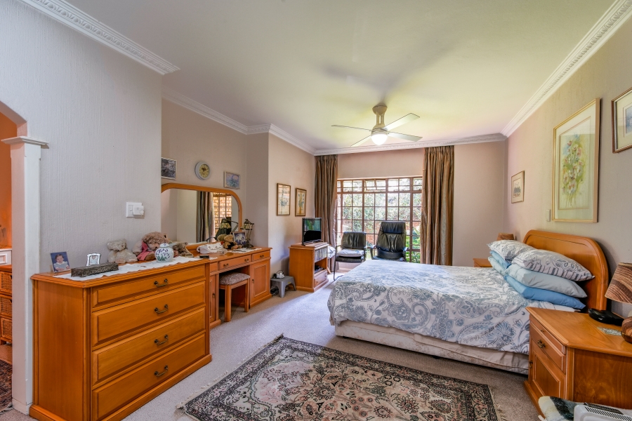 4 Bedroom Property for Sale in Nieuw Muckleneuk Gauteng