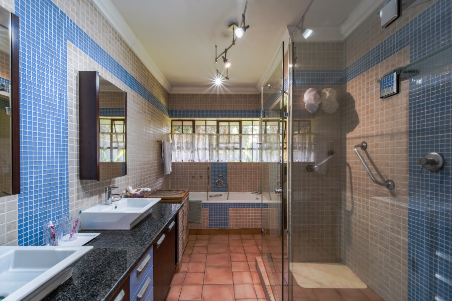 4 Bedroom Property for Sale in Nieuw Muckleneuk Gauteng