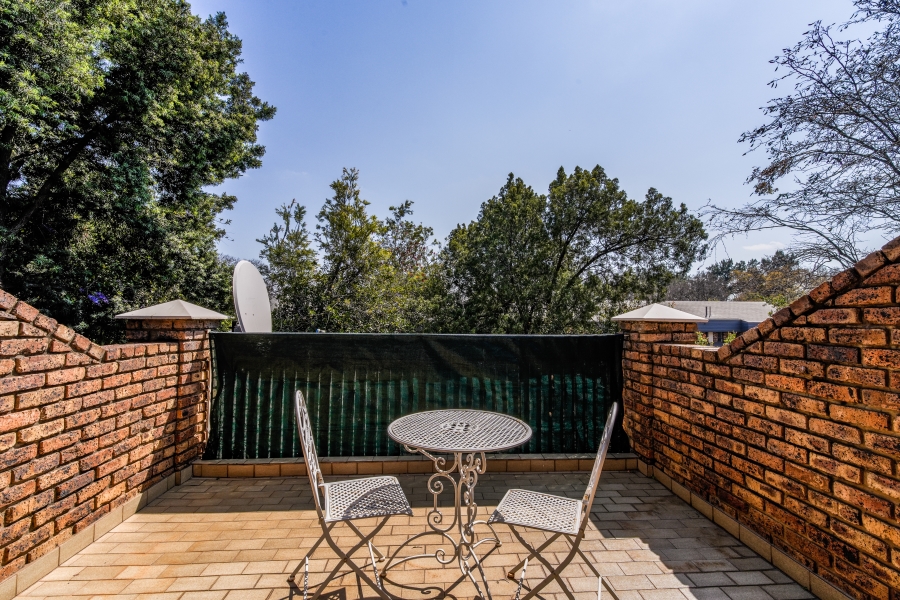 4 Bedroom Property for Sale in Nieuw Muckleneuk Gauteng