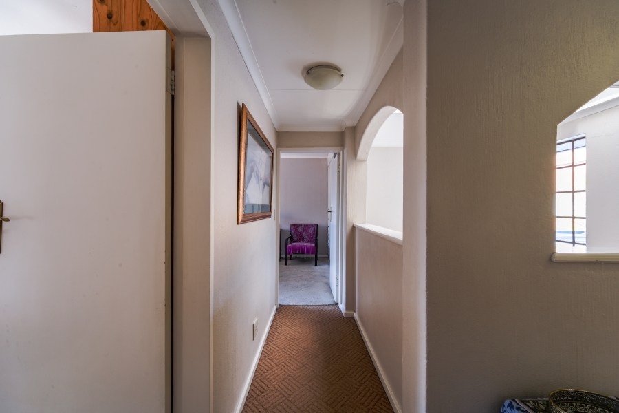 4 Bedroom Property for Sale in Nieuw Muckleneuk Gauteng