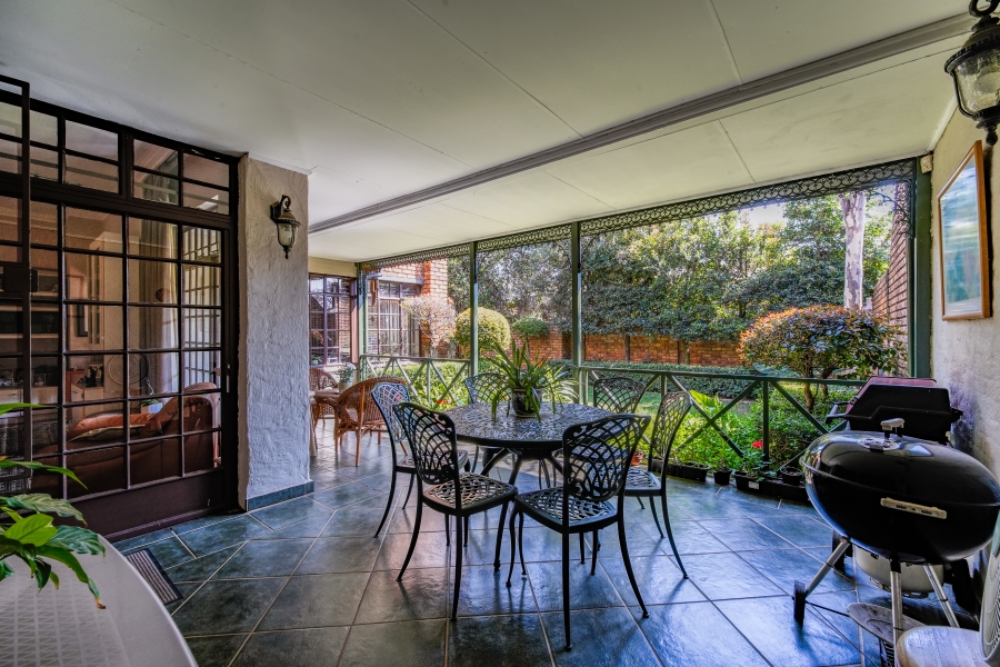 4 Bedroom Property for Sale in Nieuw Muckleneuk Gauteng