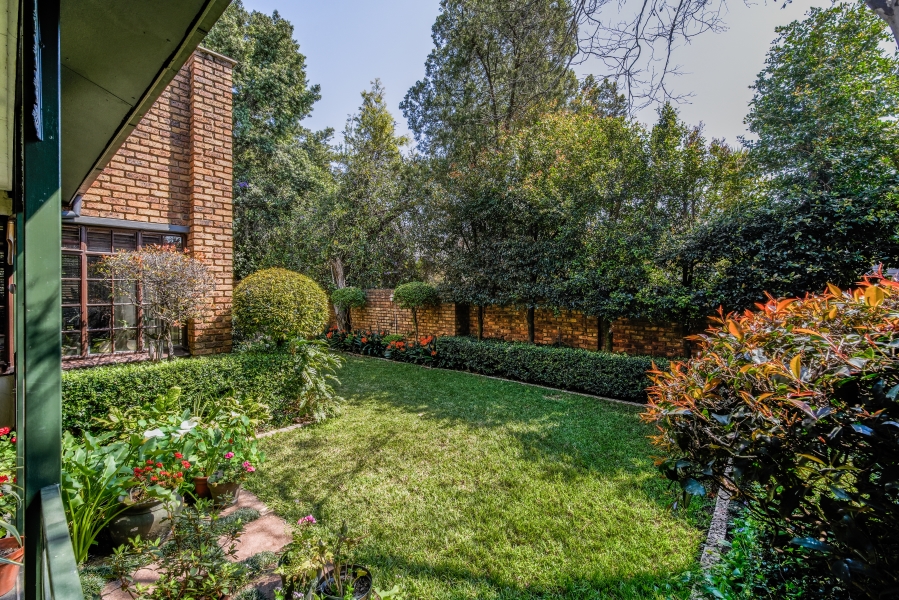 4 Bedroom Property for Sale in Nieuw Muckleneuk Gauteng