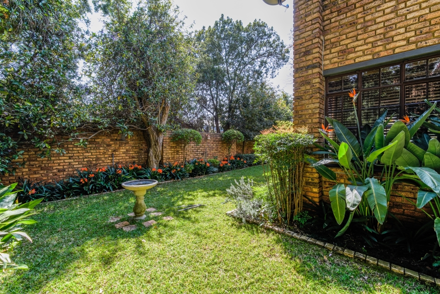 4 Bedroom Property for Sale in Nieuw Muckleneuk Gauteng