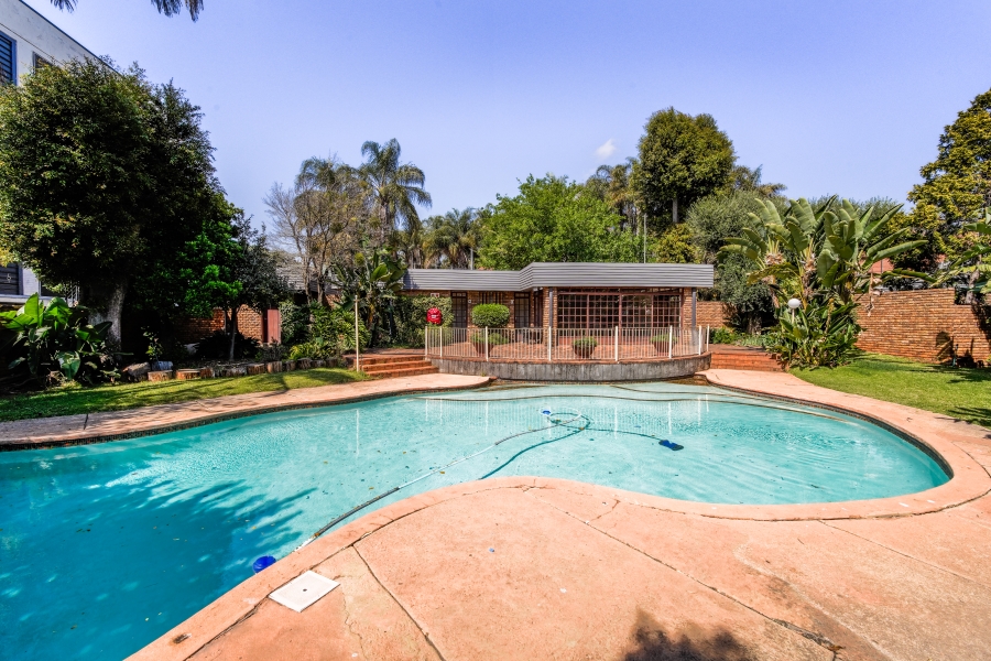 4 Bedroom Property for Sale in Nieuw Muckleneuk Gauteng