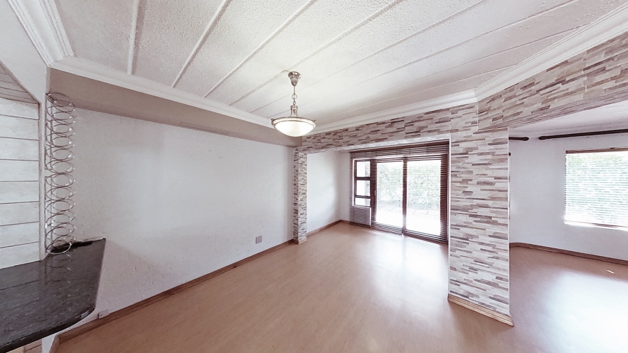 3 Bedroom Property for Sale in Lakefield Gauteng