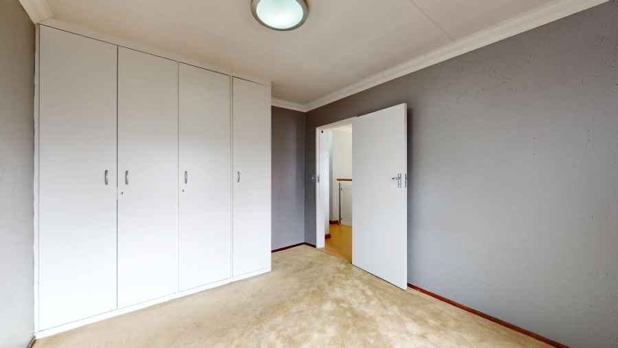 3 Bedroom Property for Sale in Lakefield Gauteng
