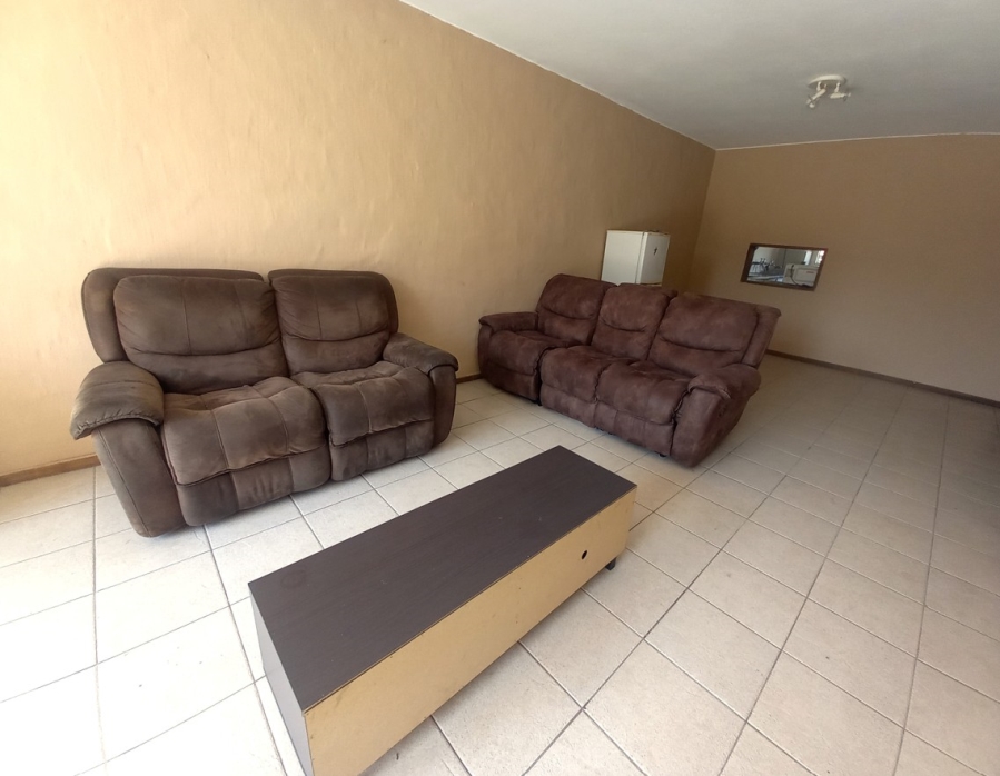 2 Bedroom Property for Sale in Ashlea Gardens Gauteng