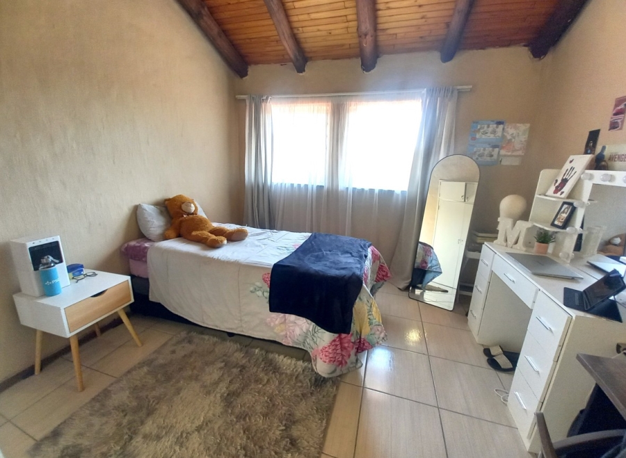 2 Bedroom Property for Sale in Ashlea Gardens Gauteng