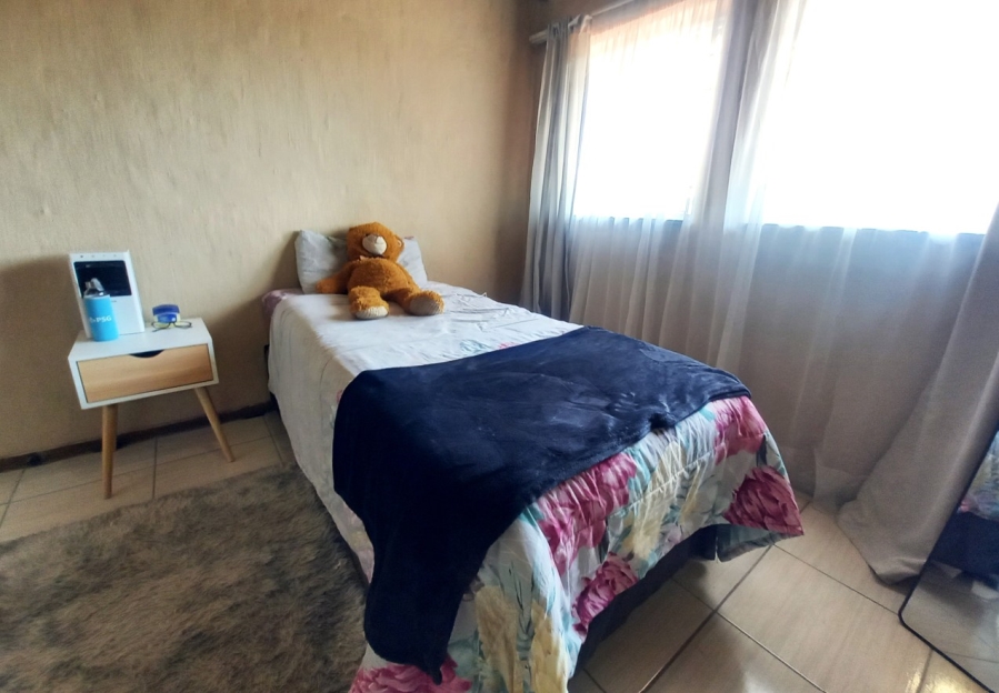 2 Bedroom Property for Sale in Ashlea Gardens Gauteng