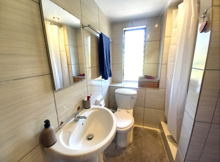 2 Bedroom Property for Sale in Ashlea Gardens Gauteng