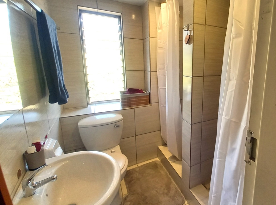2 Bedroom Property for Sale in Ashlea Gardens Gauteng