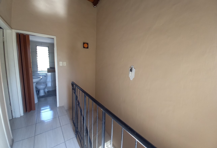 2 Bedroom Property for Sale in Ashlea Gardens Gauteng