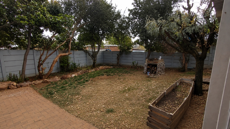 3 Bedroom Property for Sale in Rensburg Gauteng