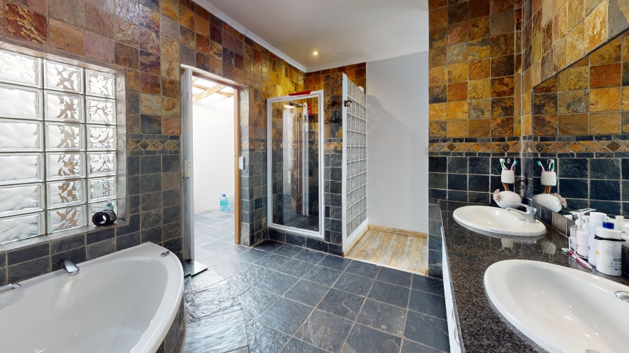 4 Bedroom Property for Sale in Sunnyridge Gauteng