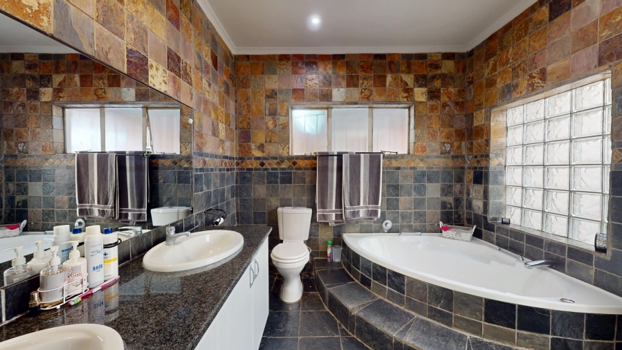4 Bedroom Property for Sale in Sunnyridge Gauteng