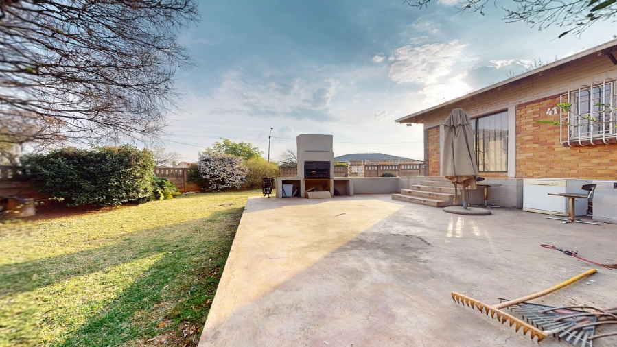 4 Bedroom Property for Sale in Sunnyridge Gauteng