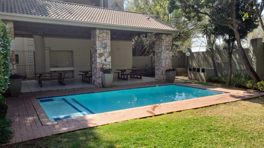 To Let 2 Bedroom Property for Rent in Bryanston Gauteng