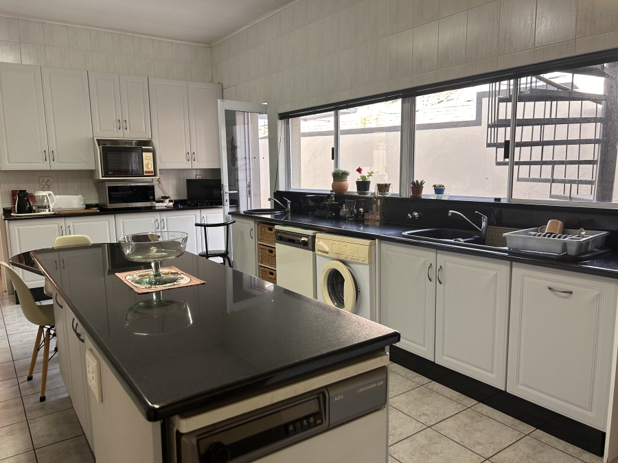 4 Bedroom Property for Sale in Glenhazel Gauteng