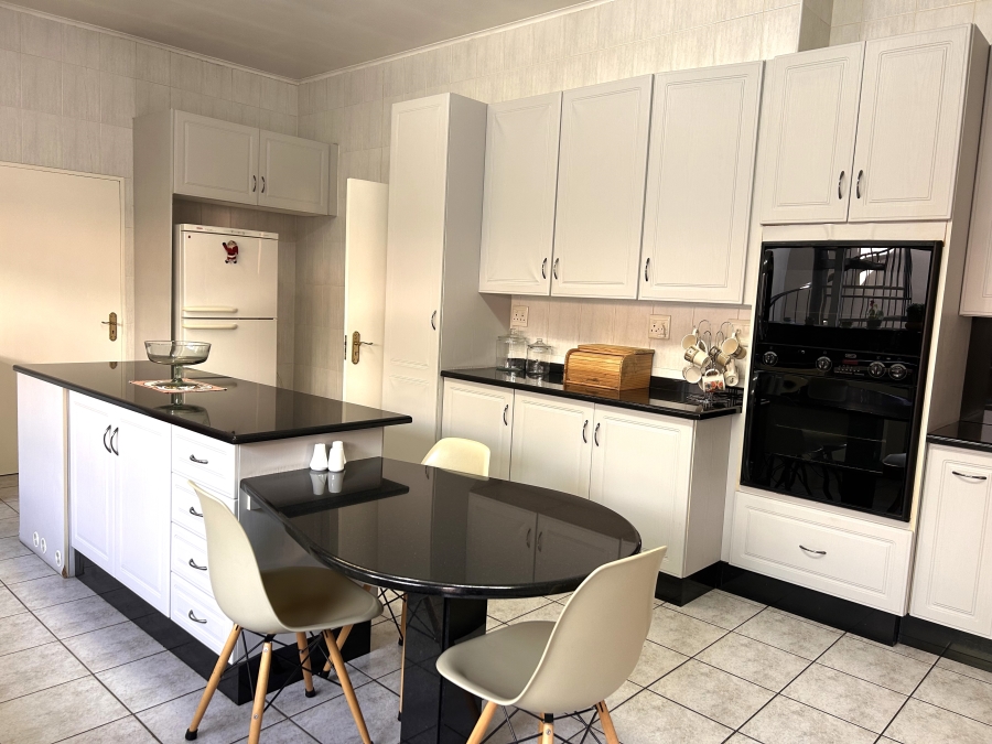 4 Bedroom Property for Sale in Glenhazel Gauteng