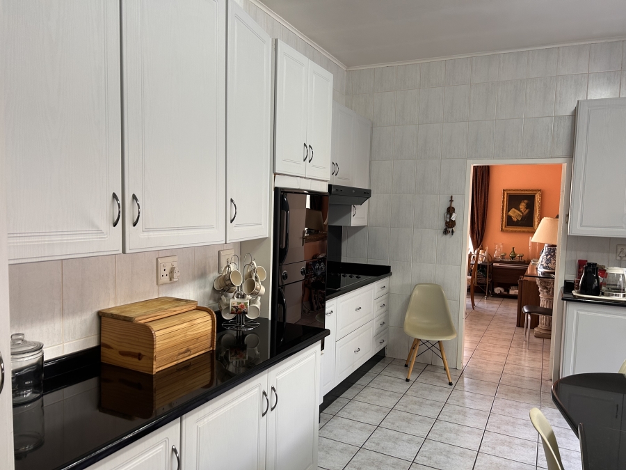 4 Bedroom Property for Sale in Glenhazel Gauteng